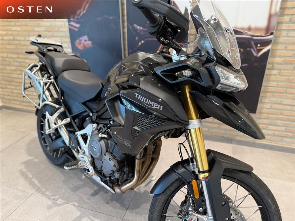 TRIUMPH-TIGER-1200 BLACK EDITION
