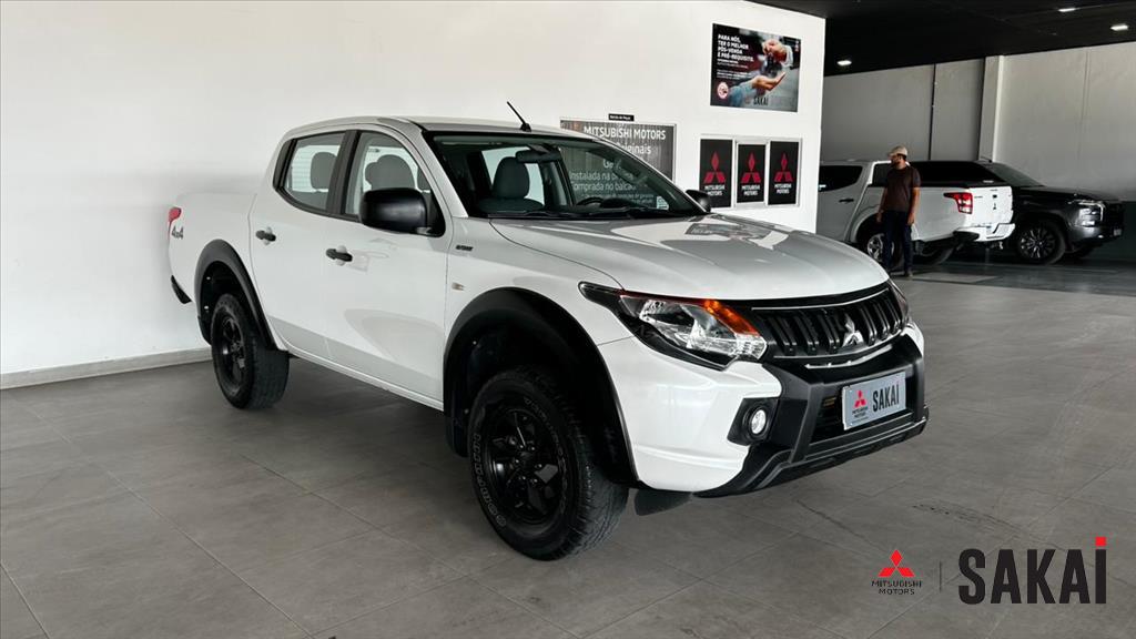 Mitsubishi-L200 TRITON-2.4 16V TURBO DIESEL OUTDOOR GLX CD 4X4 MANUAL