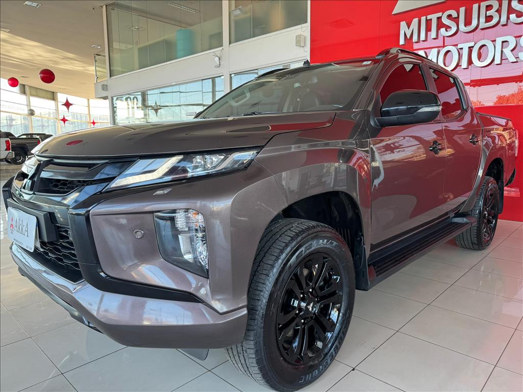 Mitsubishi-L200 TRITON-2.4 16V TURBO DIESEL SPORT HPE-S CD 4P 4X4 AUTOMÁTICO