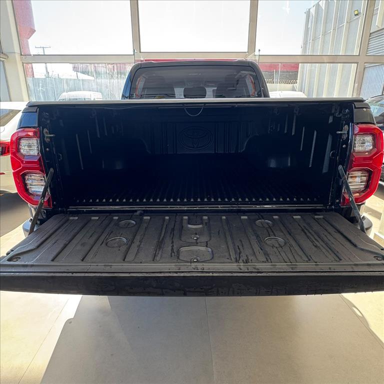 HILUX 2.8 D-4D TURBO DIESEL CD SRX 4X4 AUTOMÁTICO6