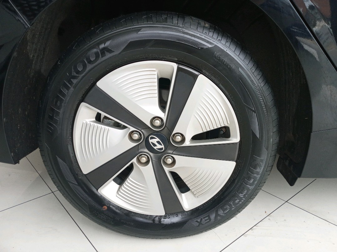 Hyundai-IONIQ-1.6 GDI HEV DCT