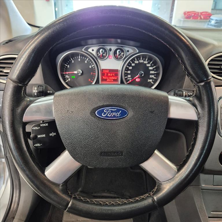 FOCUS 2.0 GLX SEDAN 16V FLEX 4P MANUAL