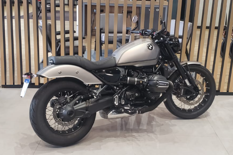 BMW Motorrad-R-12 CRUISE