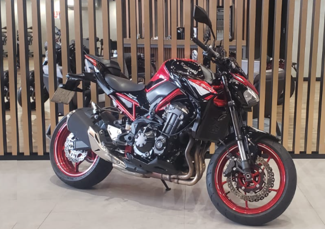 KAWASAKI-Z-900