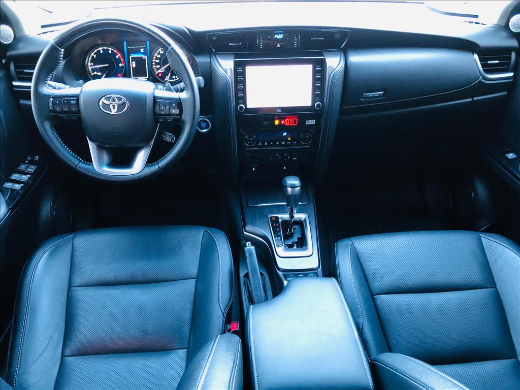 HILUX SW4 2.8 D-4D TURBO DIESEL SRX 4X4 AUTOMÁTICO11