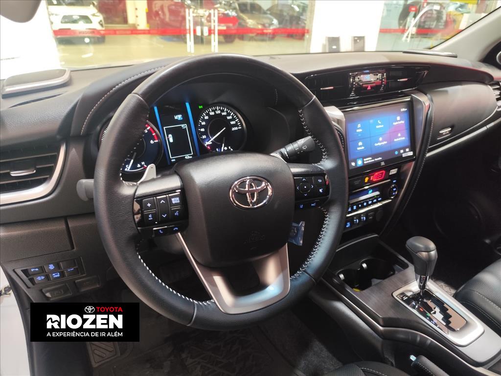 HILUX SW4 2.8 D-4D TURBO DIESEL SRX PLATINUM 7L 4X4 AUTOMÁTICO10