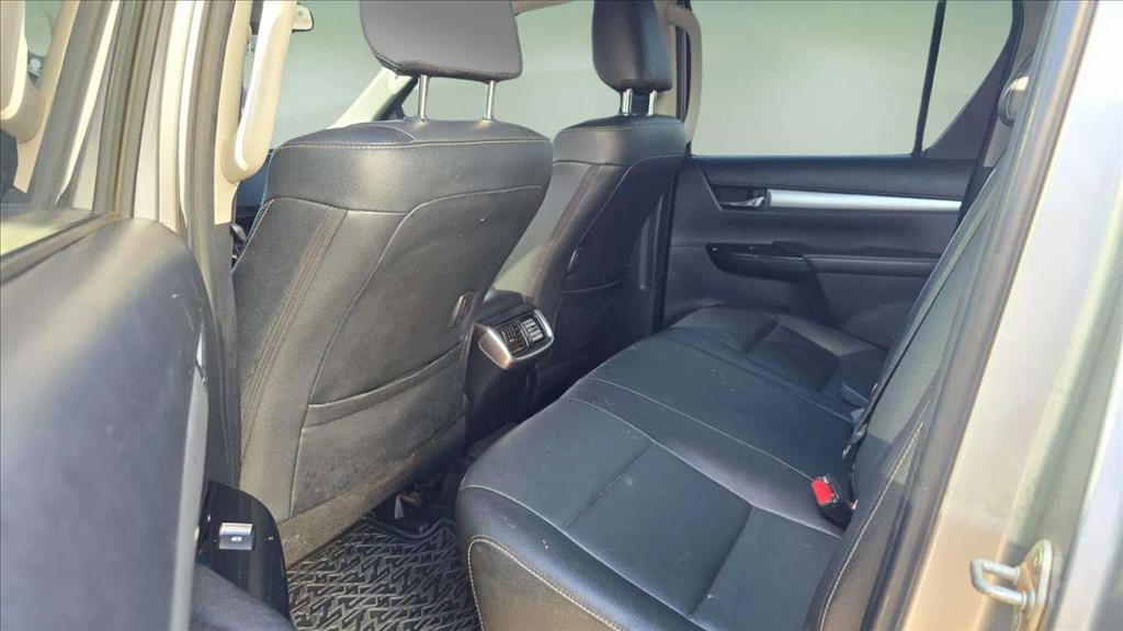 HILUX 2.8 D-4D TURBO DIESEL CD SRV 4X4 AUTOMÁTICO9