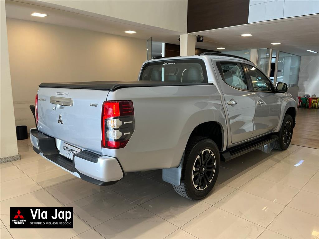 Mitsubishi-L200 TRITON-2.4 16V TURBO DIESEL SPORT HPE CD 4P 4X4 AUTOMÁTICO