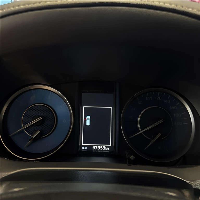 HILUX SW4 2.8 D-4D TURBO DIESEL SRX 7L 4X4 AUTOMÁTICO7