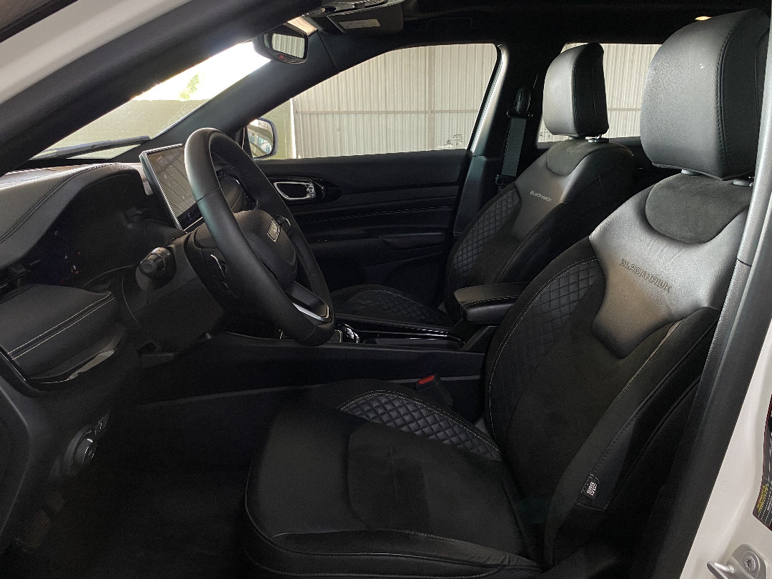 COMPASS 2.0 HURRICANE 4 TURBO GASOLINA BLACKHAWK AT97