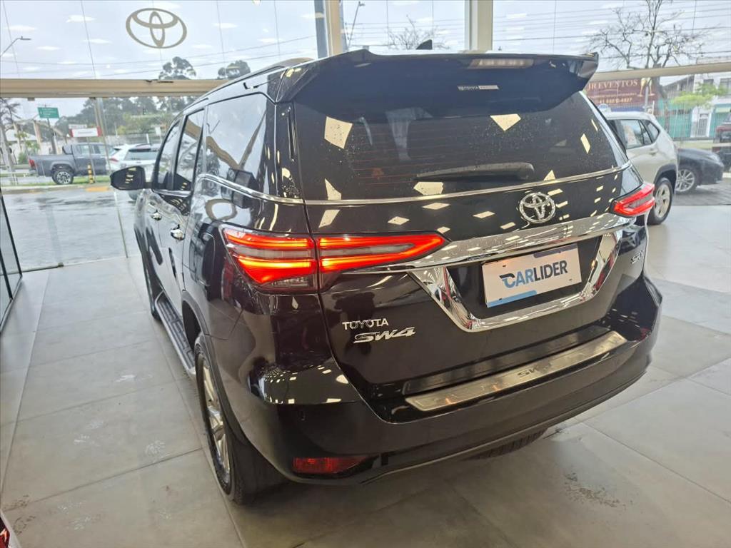 HILUX SW4 2.8 D-4D TURBO DIESEL SRX 7L 4X4 AUTOMÁTICO2