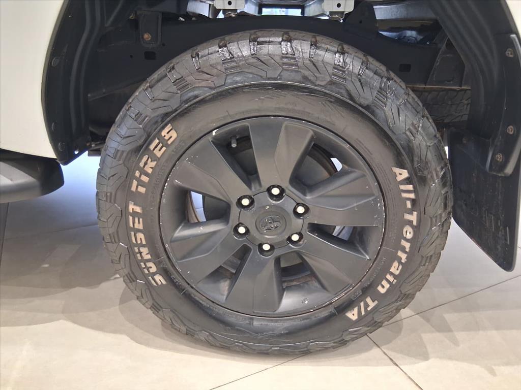 HILUX 2.8 D-4D TURBO DIESEL CD POWER PACK 4X4 AUTOMÁTICO7