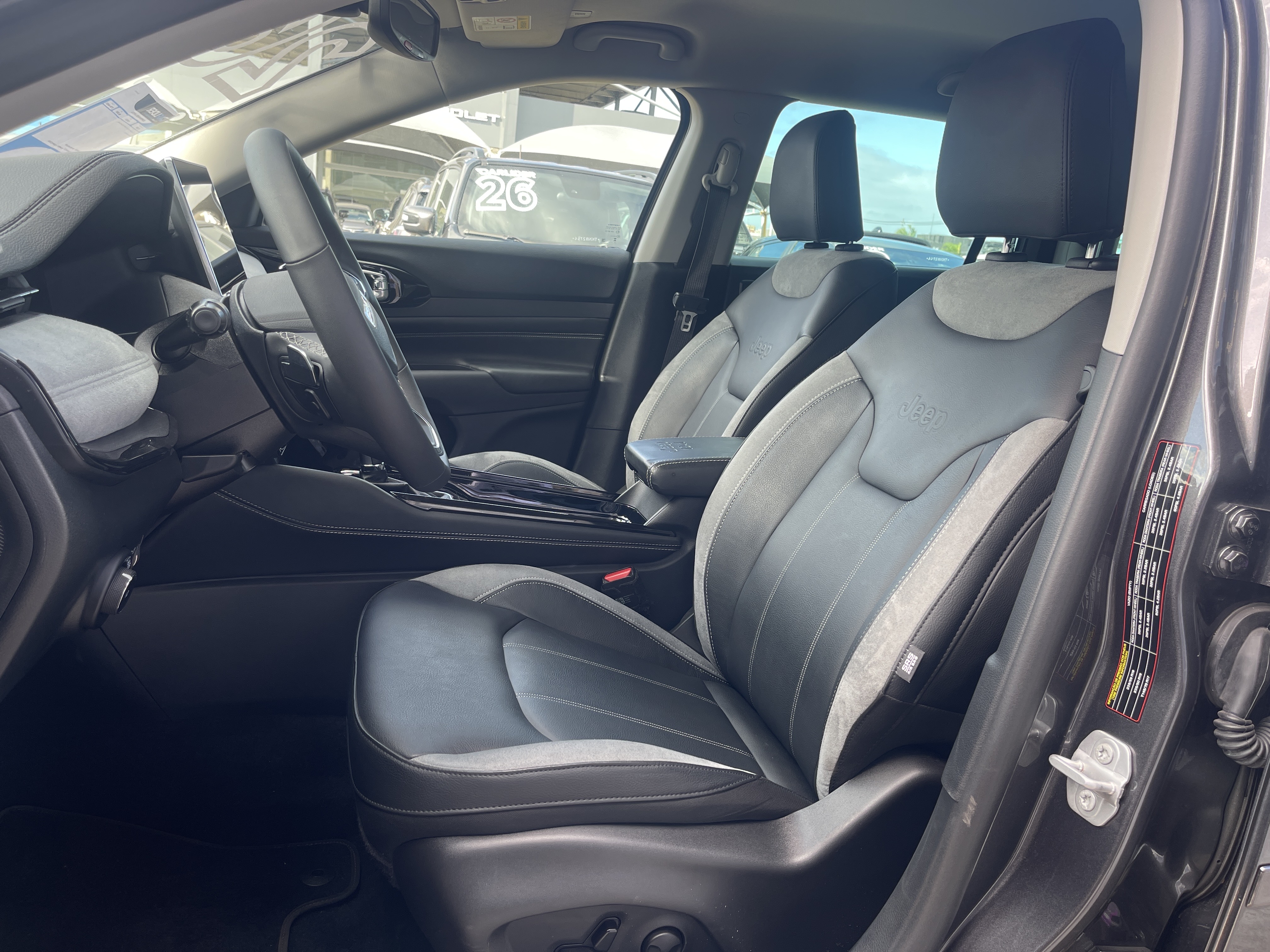 COMMANDER 1.3 T270 TURBO FLEX LIMITED AT611