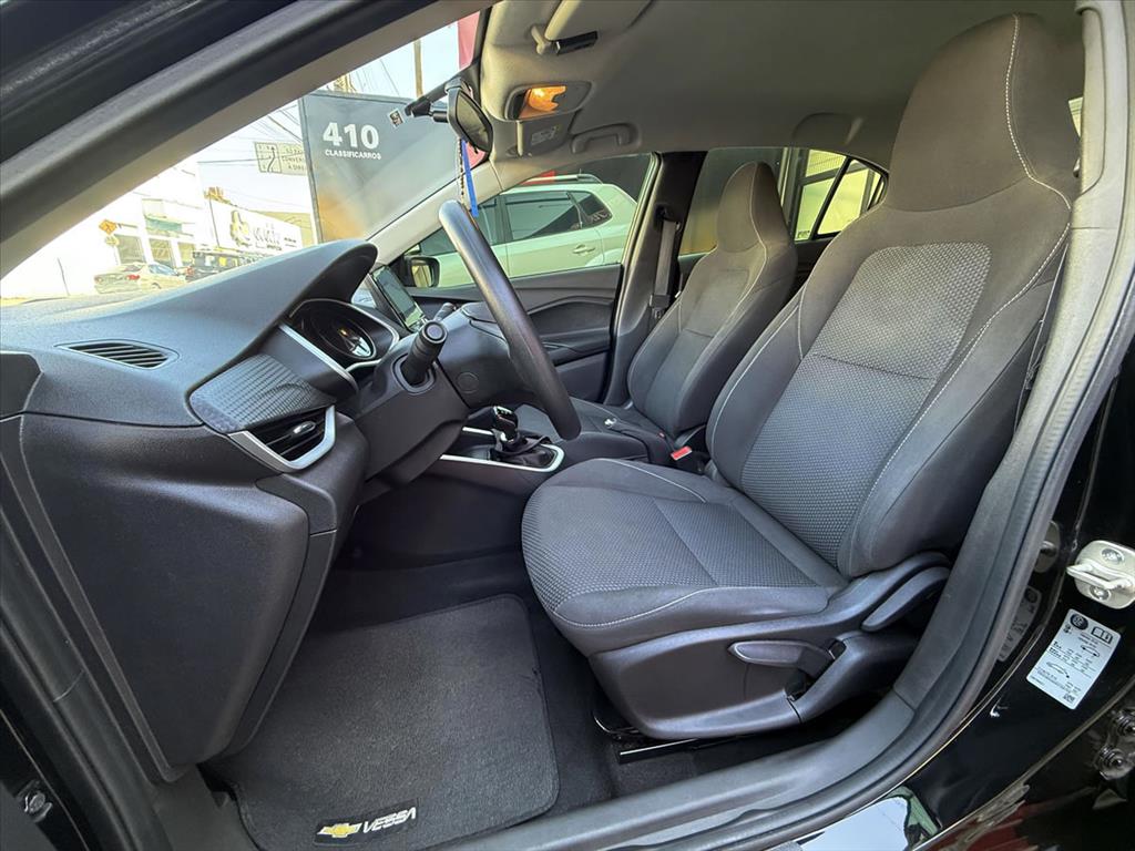 Chevrolet Onix Plus - 1.0 FLEX LT MANUAL