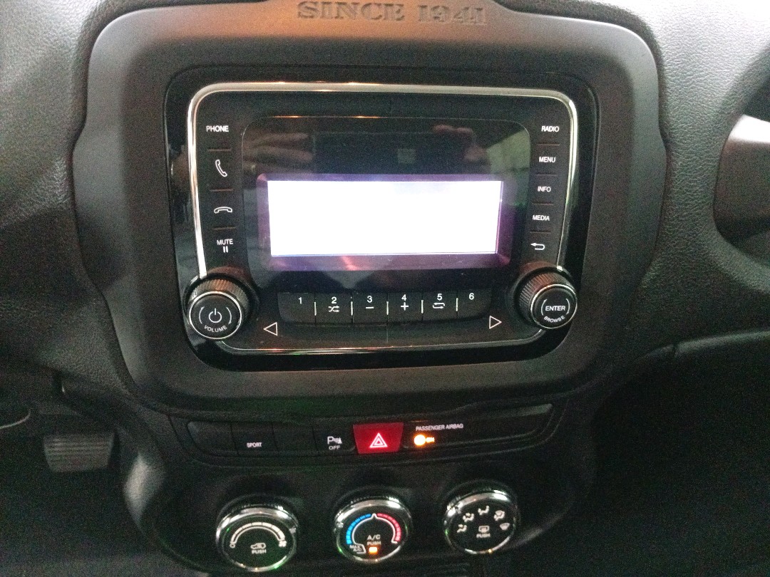 RENEGADE 1.8 16V FLEX SPORT 4P AUTOMÁTICO9