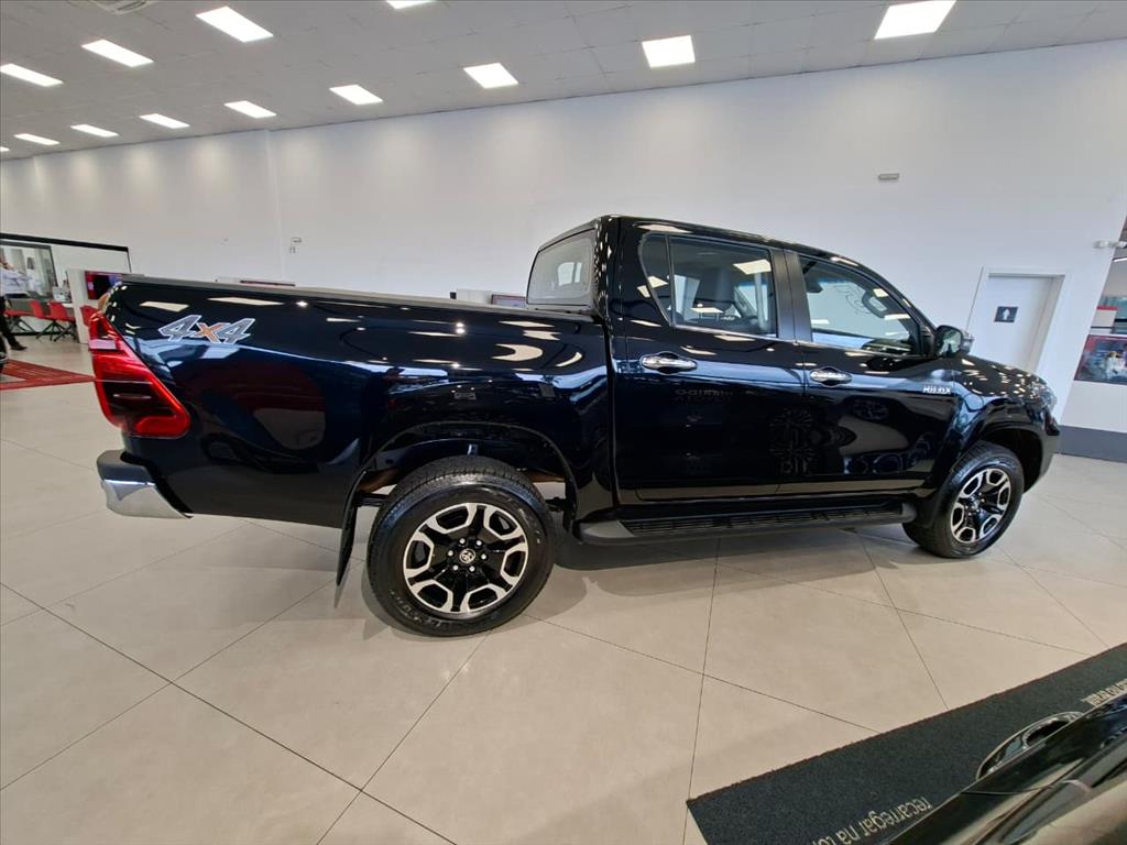 HILUX 2.8 D-4D TURBO DIESEL CD SRX 4X4 AUTOMÁTICO5
