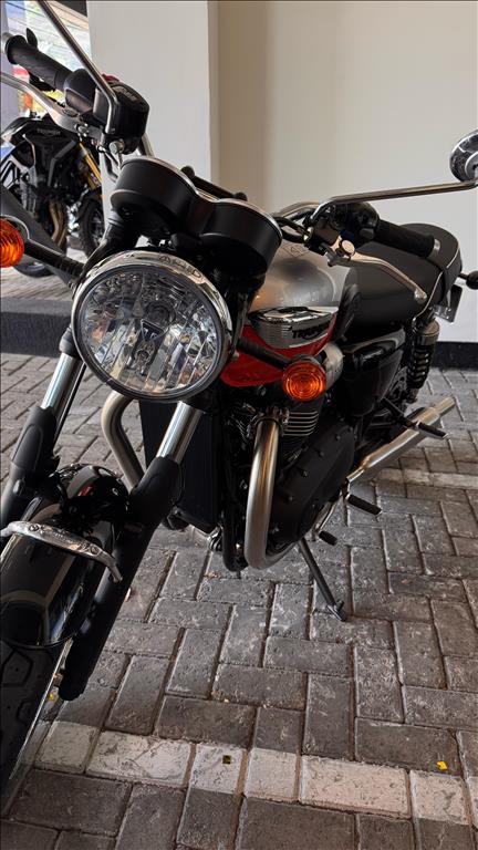 BONNEVILLE T100 9008