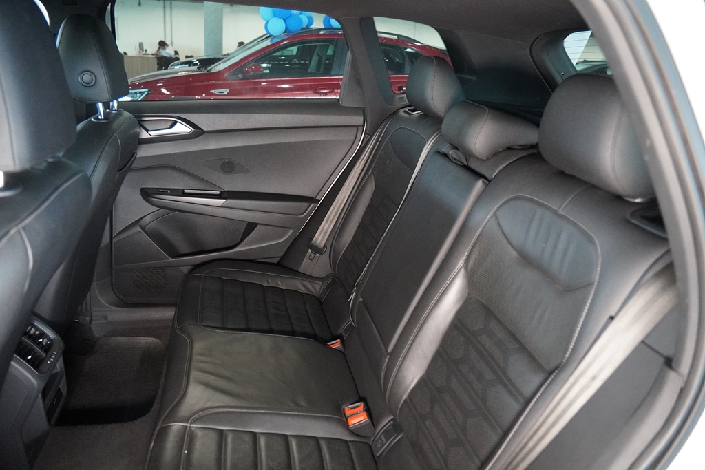 TAOS 1.4 250 TSI TOTAL FLEX HIGHLINE AUTOMÁTICO9