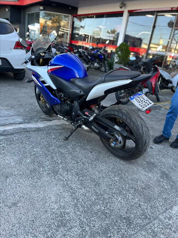 HONDA CBR foto 3