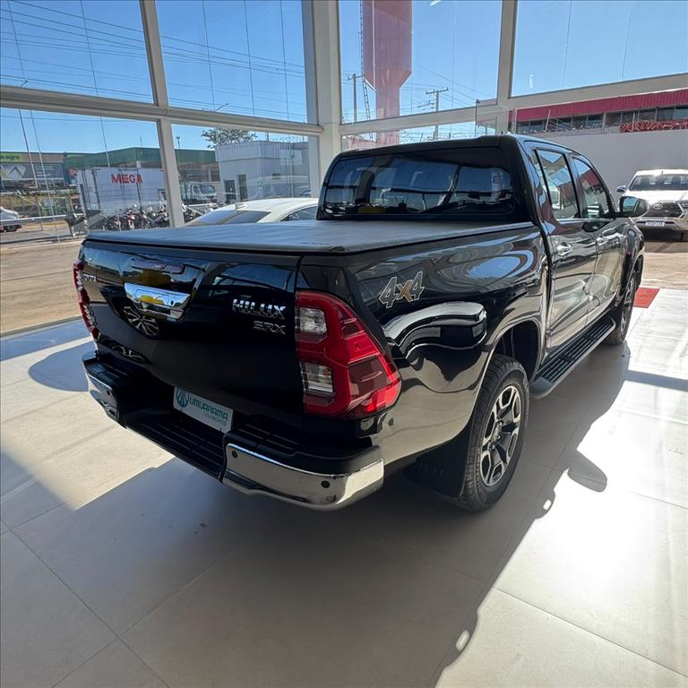 HILUX 2.8 D-4D TURBO DIESEL CD SRX 4X4 AUTOMÁTICO4