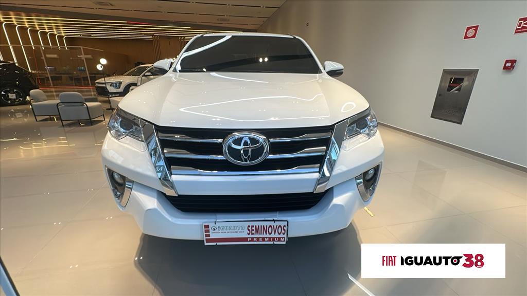 HILUX SW4 2.7 SRV 7 LUGARES 4X2 16V FLEX 4P AUTOMÁTICO3