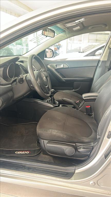 CERATO 1.6 EX3 SEDAN 16V GASOLINA 4P MANUAL8