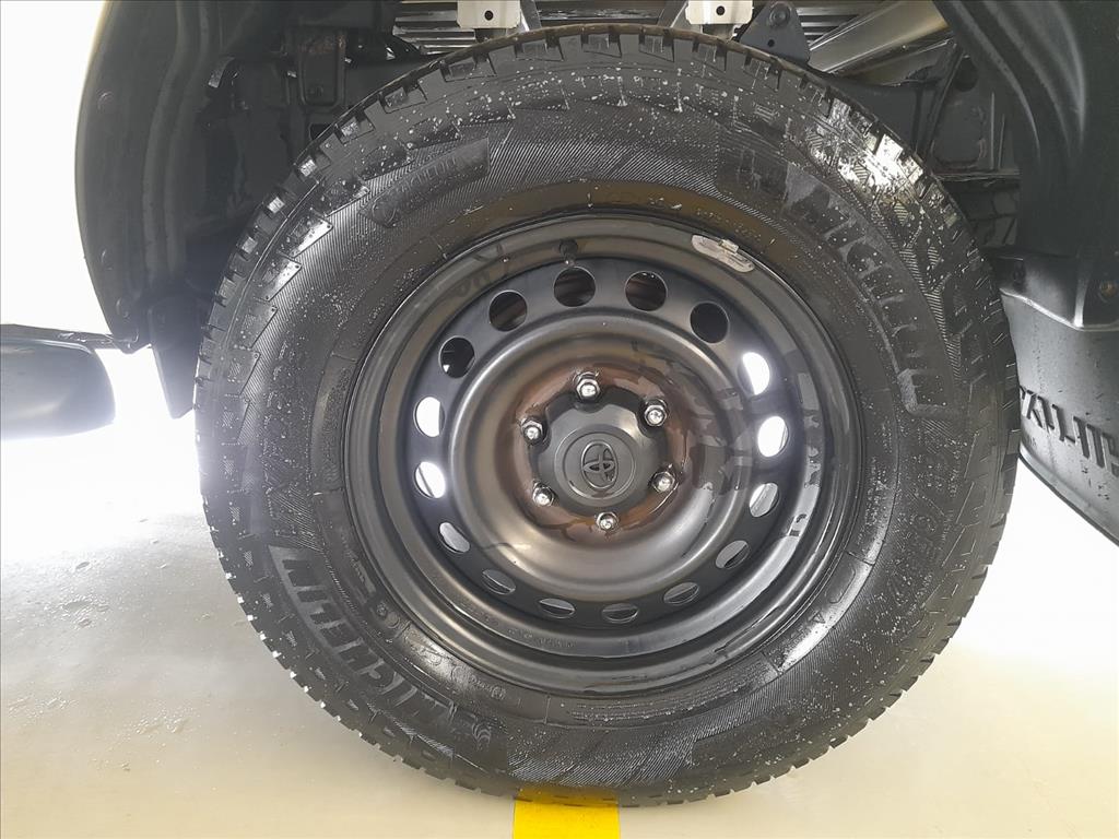 HILUX 2.8 D-4D TURBO DIESEL CD POWER PACK 4X4 MANUAL13