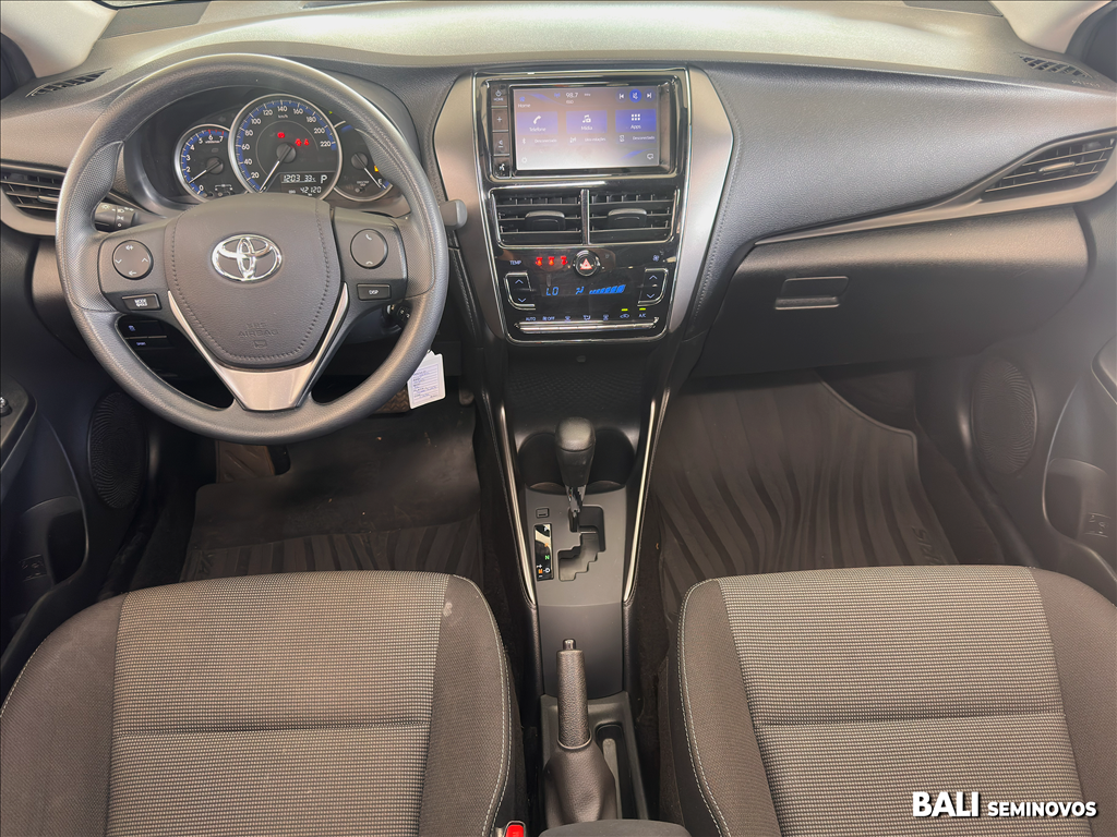 YARIS 1.5 16V FLEX SEDAN XL LIVE MULTIDRIVE6