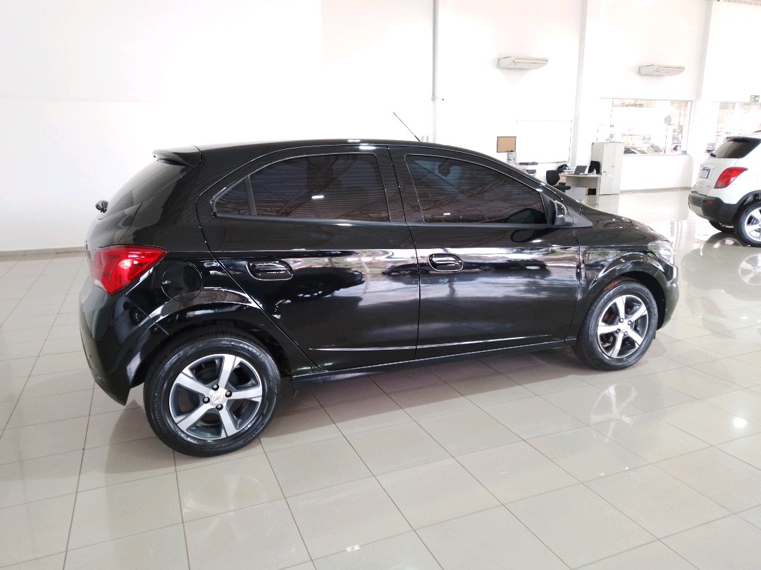 GM - Chevrolet-ONIX-1.4 MPFI LTZ 8V FLEX 4P MANUAL