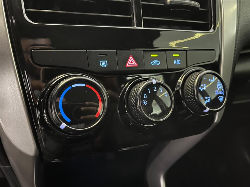 YARIS 1.5 16V FLEX SEDAN XL LIVE MULTIDRIVE12