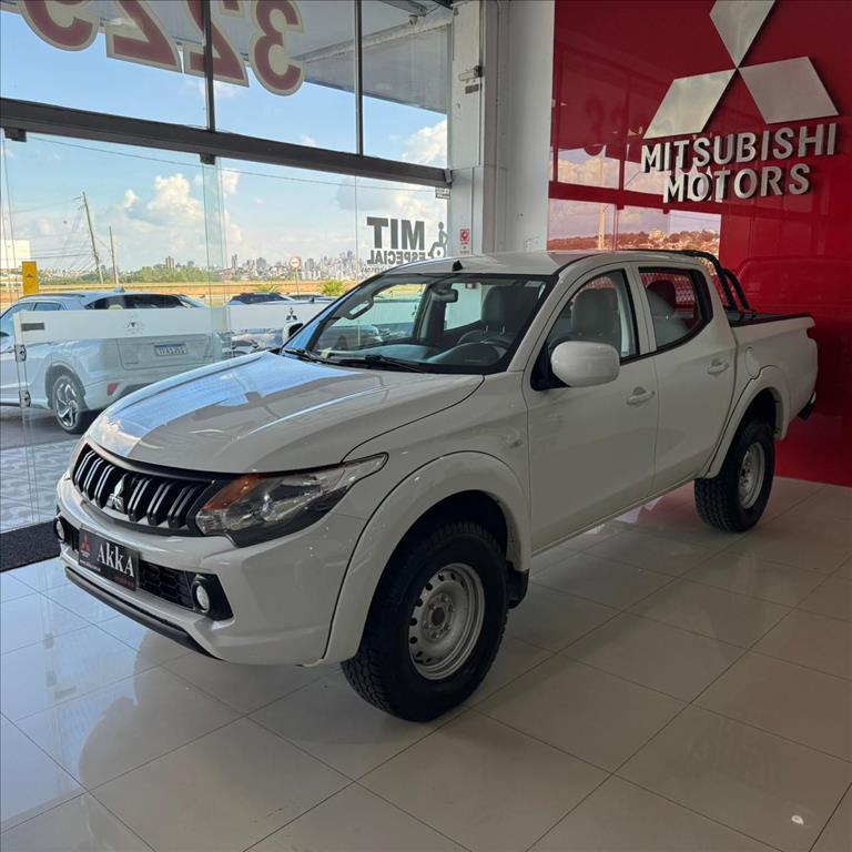 Mitsubishi-L200 TRITON-2.4 16V TURBO DIESEL GL CD 4X4 MANUAL