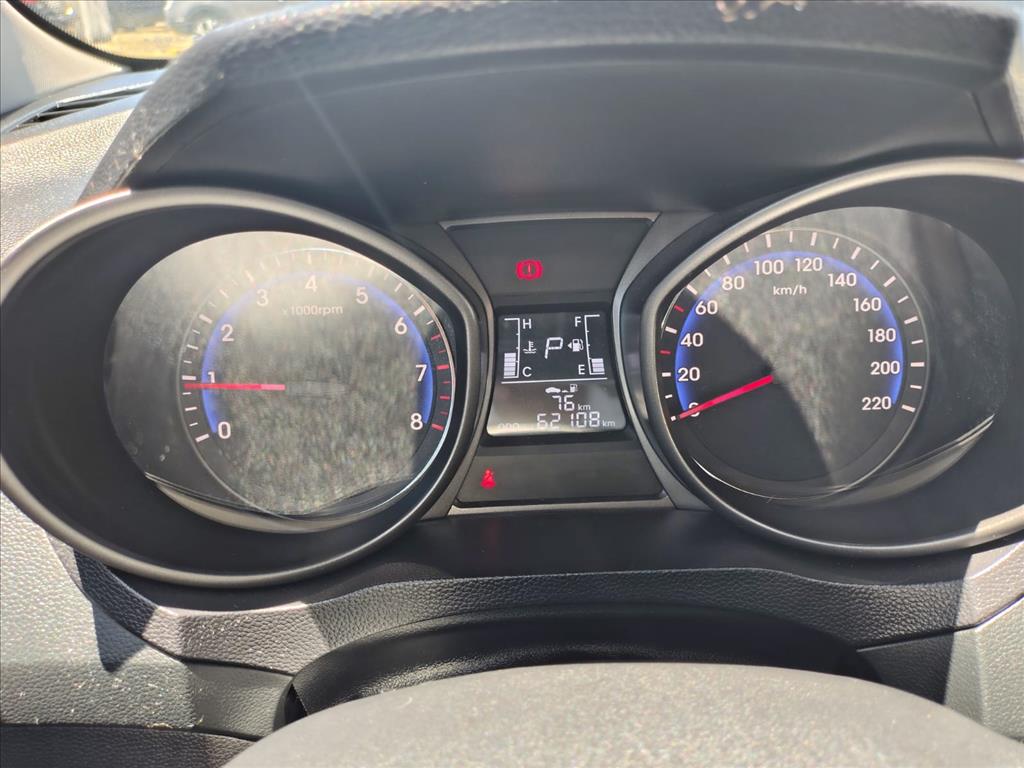 Hyundai-HB20X-1.6 16V PREMIUM FLEX 4P AUTOMÁTICO