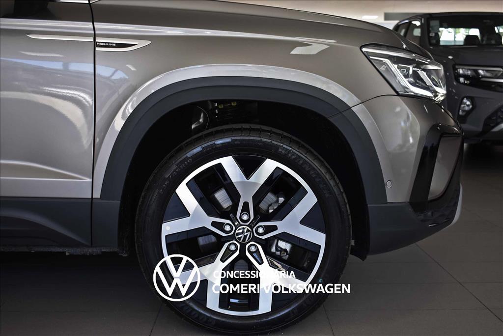 TAOS 1.4 250 TSI TOTAL FLEX HIGHLINE AUTOMÁTICO11