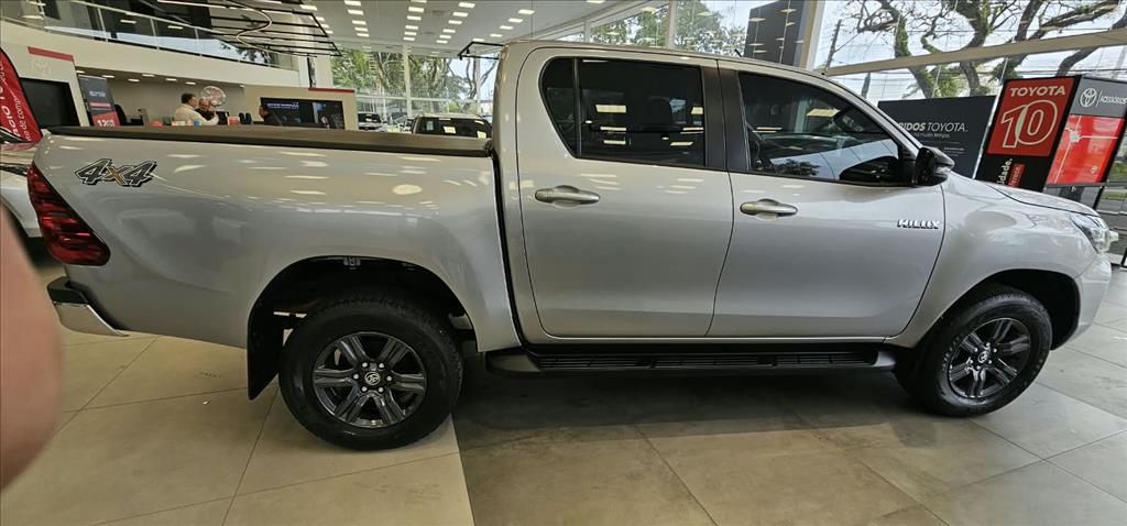 HILUX 2.8 D-4D TURBO DIESEL CD SR 4X4 AUTOMÁTICO4