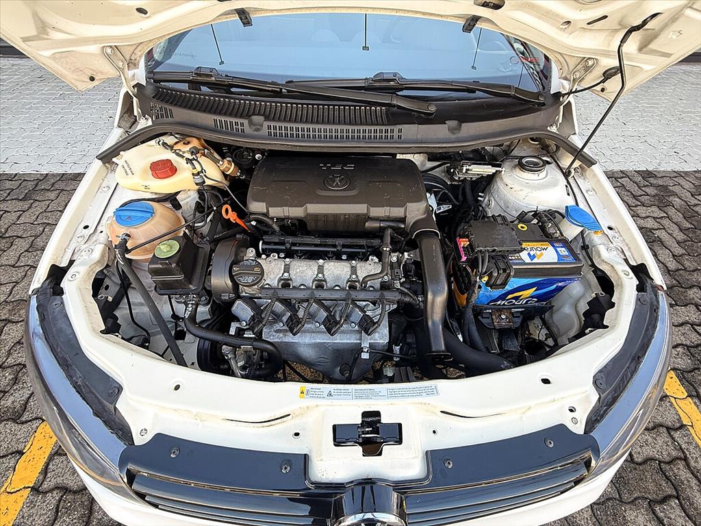 Volkswagen Gol - 1.0 MI 8V FLEX 4P MANUAL G.VI