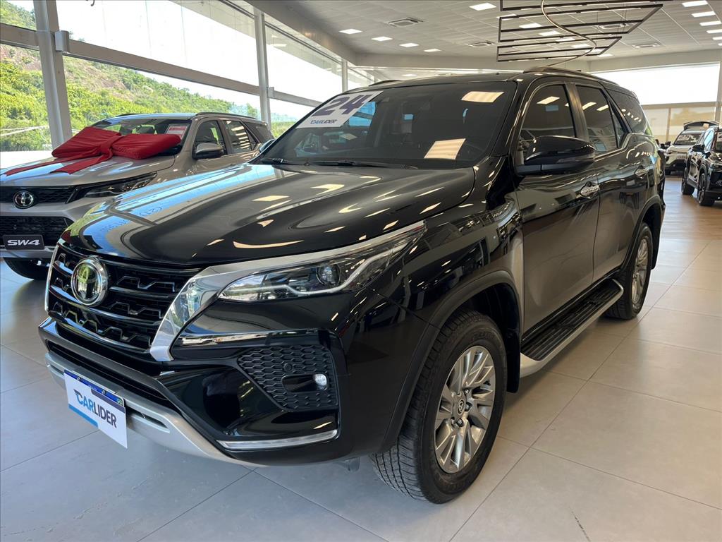 HILUX SW4 2.8 D-4D TURBO DIESEL SRX 7L 4X4 AUTOMÁTICO2