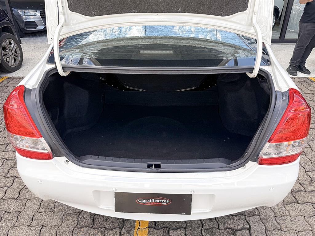 Toyota Etios - 1.5 X SEDAN 16V FLEX 4P MANUAL