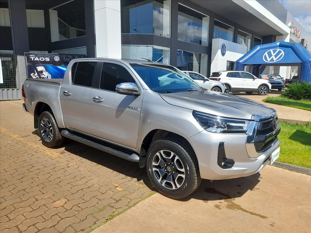 HILUX 2.8 D-4D TURBO DIESEL CD SRX 4X4 AUTOMÁTICO2