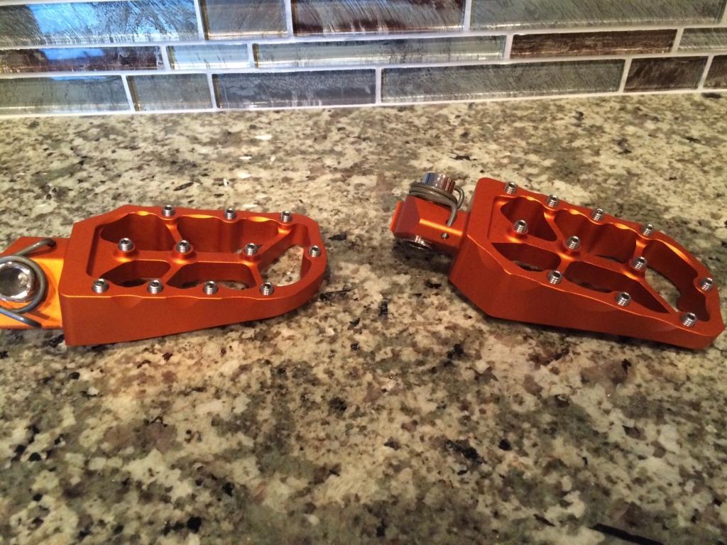 rade garage footpegs