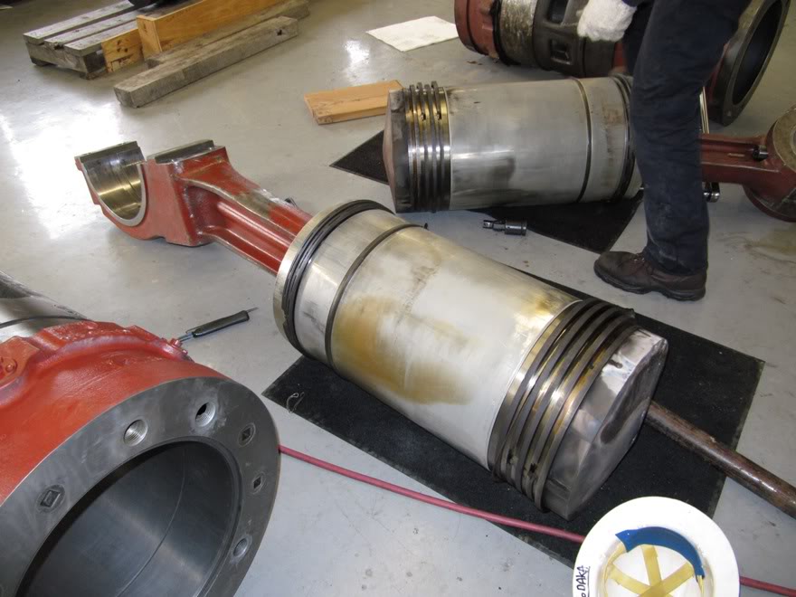 Clark 4500HP 12 Cylinder Engine Piston/Liner Replacement Pics Adventure Rider