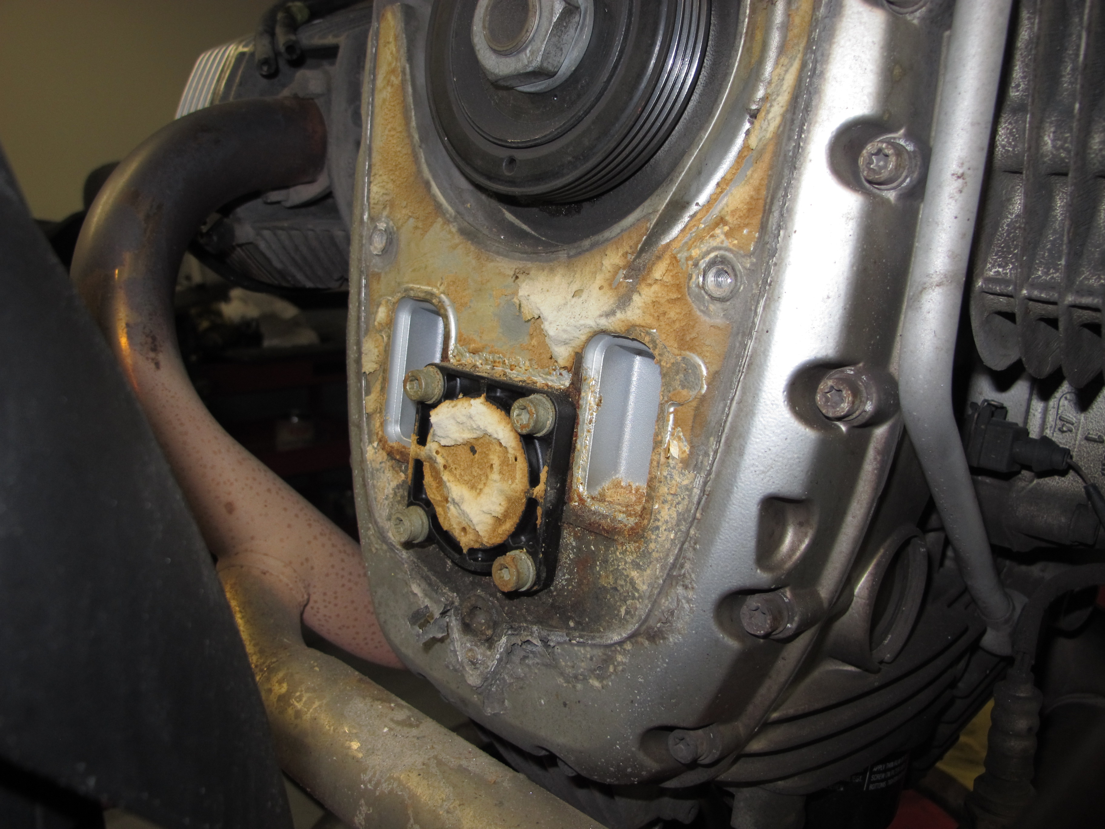 Oil leak front gearbox cover Adventure Rider