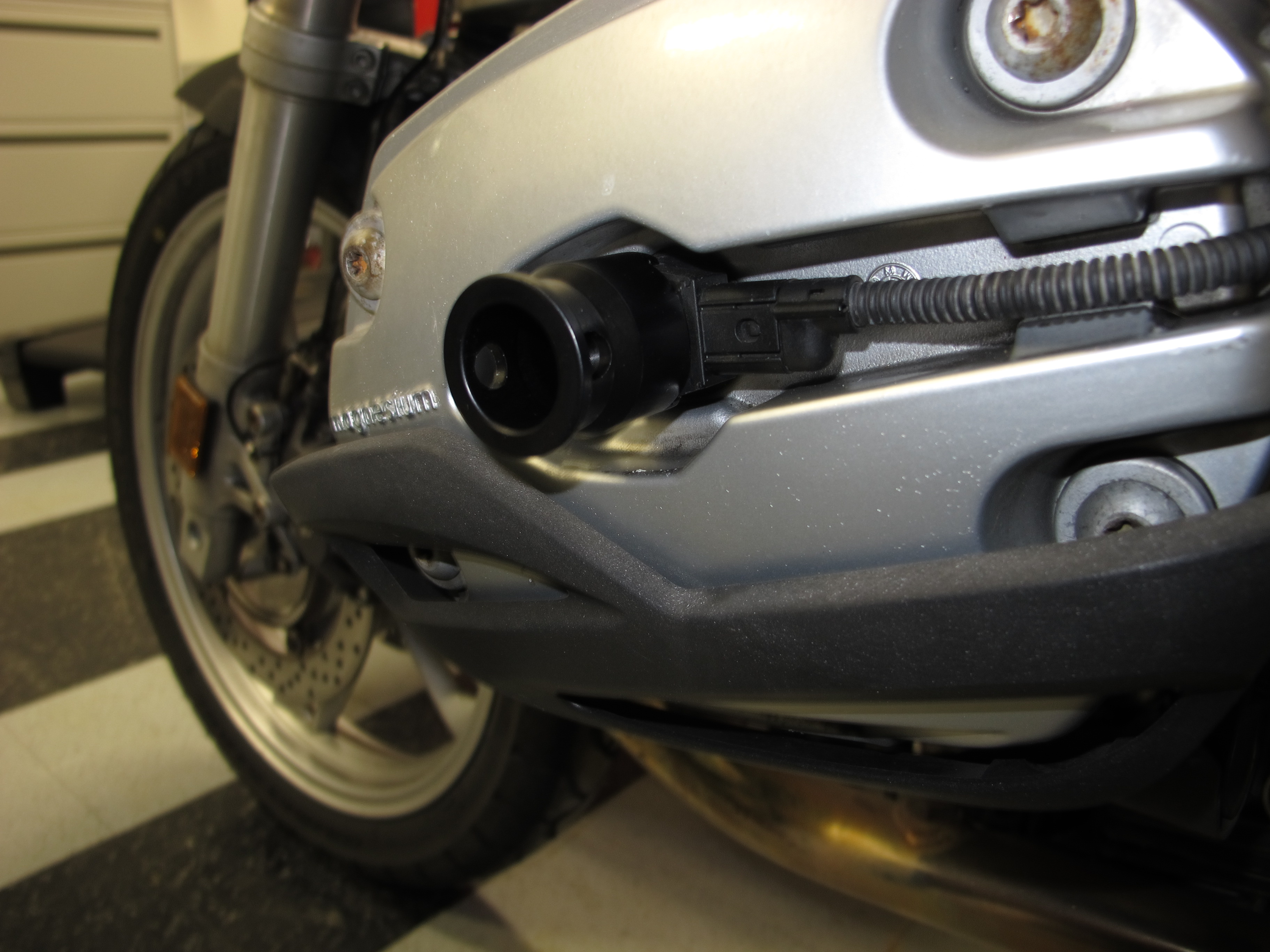 Broken plastic clip on primary ignition coil Adventure Rider