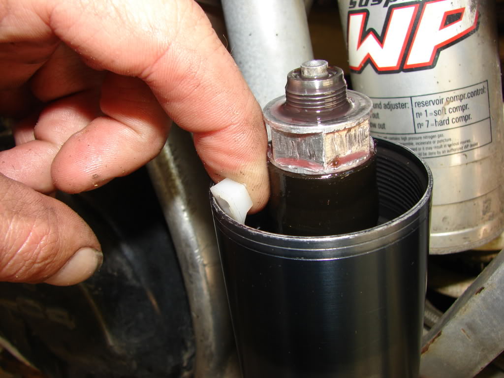 Guide to changing fork seals on the LC3 43mm Adventure Rider