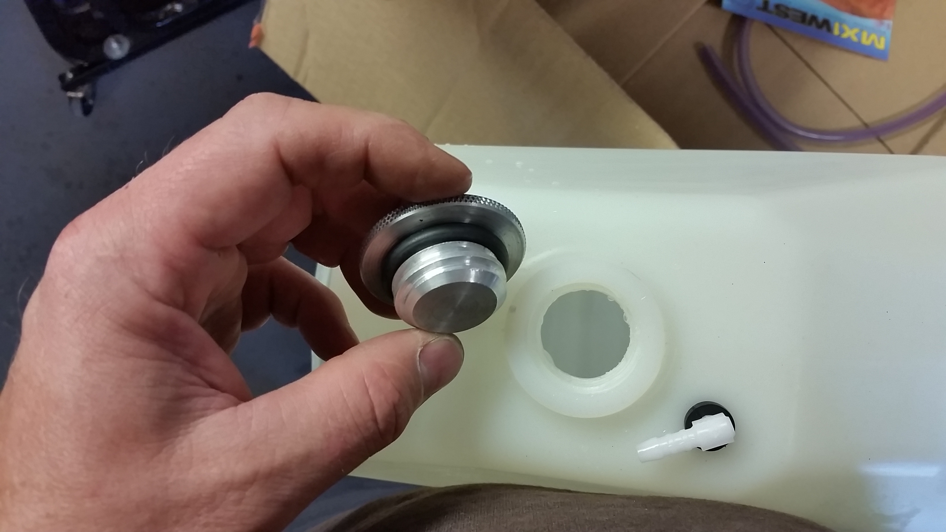 rade garage auxiliary tank