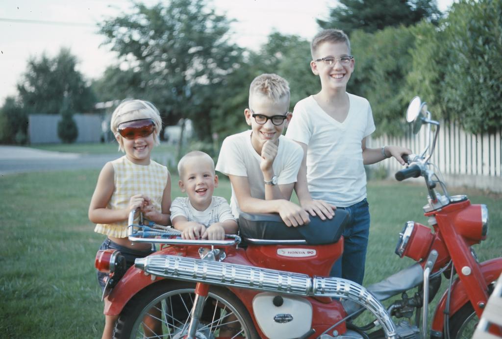 how old to ride a motorcycle