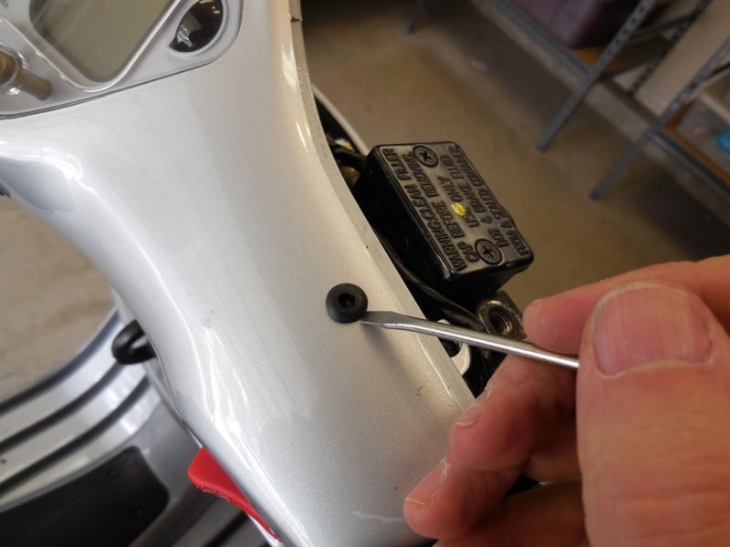 Adding a waterproof voltmeter stepbystep walkthru Adventure Rider