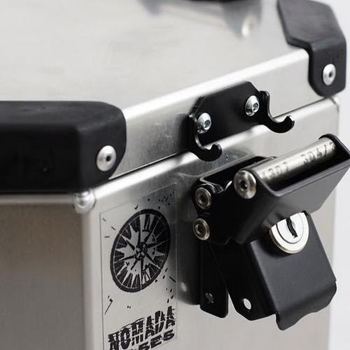 pannier locking system