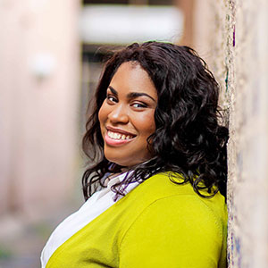 Photo of Angie Thomas