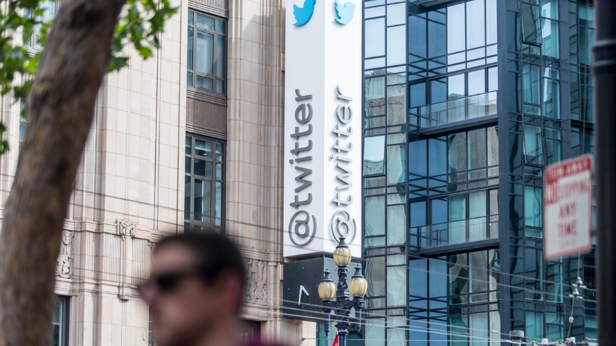 TwitterHQWithPasserby