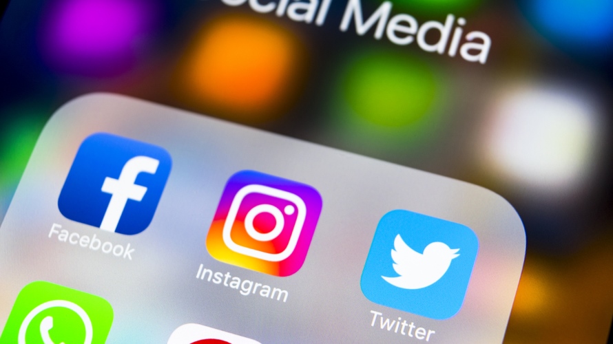 FacebookInstagramIconsiPhoneX